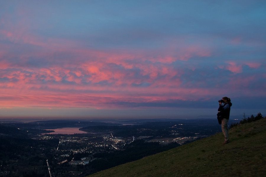 Three Good Reasons to Go Hiking After Work Tonight--and Two Great Places to Hike Three Good Reasons to Go Hiking After Work Tonight--and Two Great Places to Hike